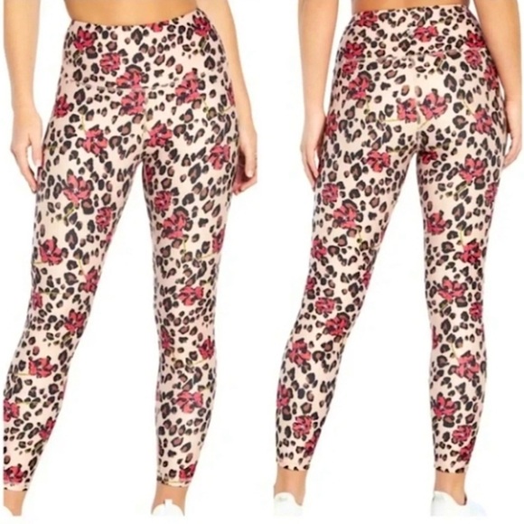 🔥Wildfox | Women’s light coral cheetah/floral print buttery soft leggings size M - Picture 2 of 16